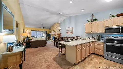 611 Lazy Days Rd #V9, Osage Beach, MO 65065