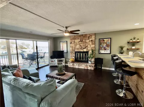 431 Barba Le Ln #2E, Lake Ozark, MO 65049