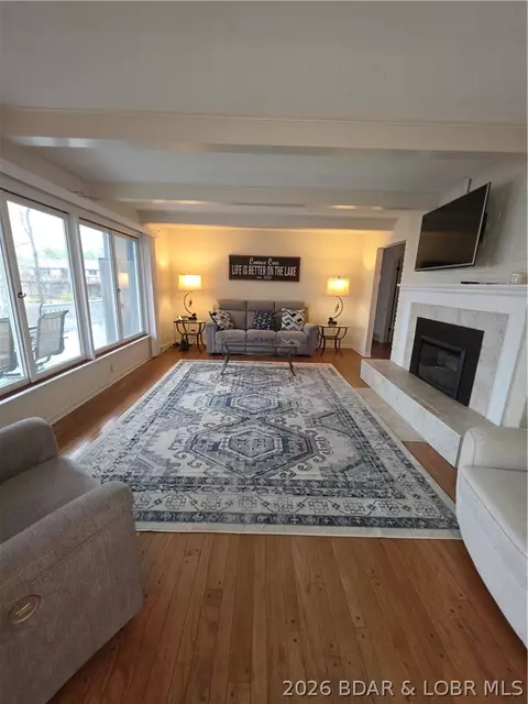 Living - 336 Boot Cir, Camdenton, MO 65020 photo 2 of 2