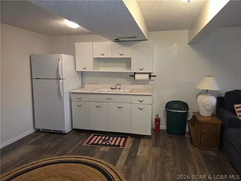 Kitchen - 336 Boot Cir, Camdenton, MO 65020 photo 2 of 2