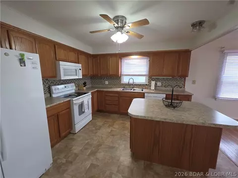 Kitchen - 336 Boot Cir, Camdenton, MO 65020 photo 1 of 2