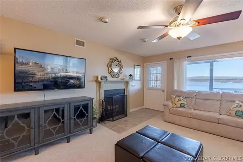 6005 Baydy Peak Rd #305, Osage Beach, MO 65065