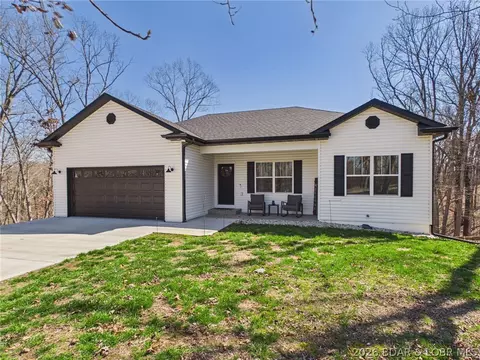 56 Nassau Cir, Four Seasons, MO 65049