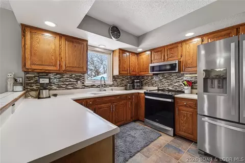 Kitchen - 264 Hwy D, Kaiser, MO 65047 photo 2 of 3