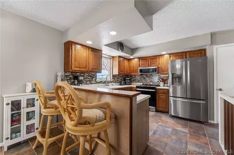 Kitchen - 264 Hwy D, Kaiser, MO 65047 photo 1 of 3
