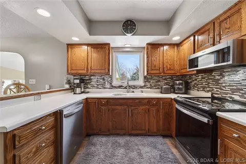 Kitchen - 264 Hwy D, Kaiser, MO 65047 photo 3 of 3