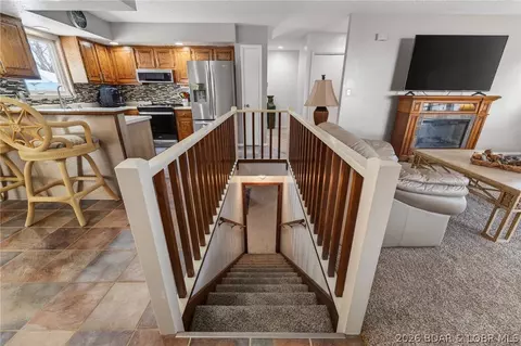 Entry Way - 264 Hwy D, Kaiser, MO 65047 photo 2 of 2