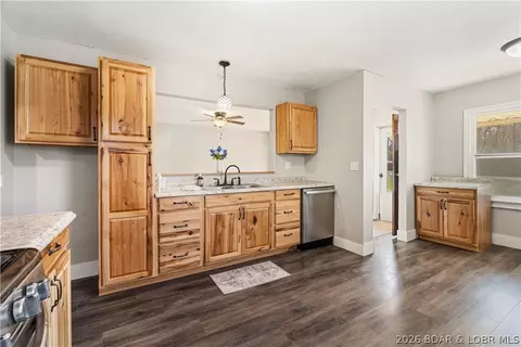 1598 Long Ln, Eldon, MO 65026