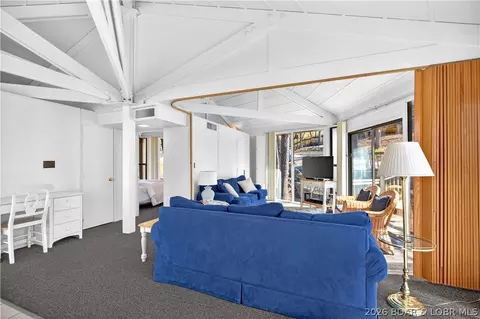 121 Tree Top Dr #5, Four Seasons, MO 65049