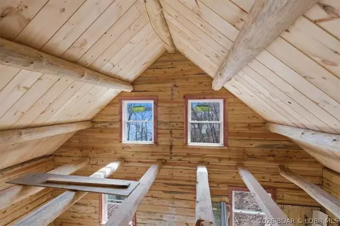 Entry Way - 2809 Pine Cove Rd, Edwards, MO 65326 photo 6 of 10