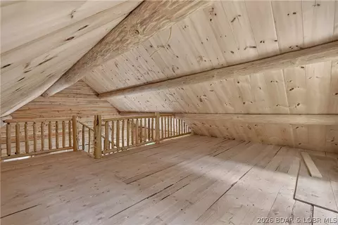 Entry Way - 2809 Pine Cove Rd, Edwards, MO 65326 photo 5 of 5