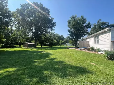 Exterior - 424 W Washington, Versailles, MO 65084 photo 14 of 27