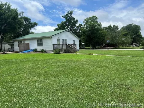 Exterior - 424 W Washington, Versailles, MO 65084 photo 3 of 13