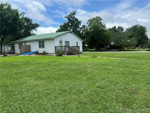 Exterior - 424 W Washington, Versailles, MO 65084 photo 11 of 13