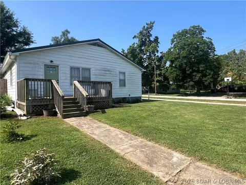 Exterior - 424 W Washington, Versailles, MO 65084 photo 21 of 27