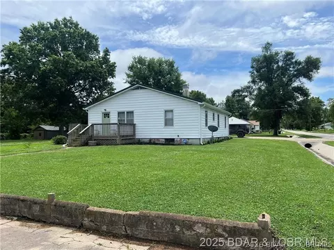 424 W Washington, Versailles, MO 65084