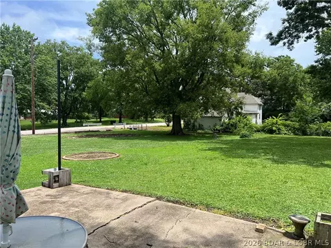 Exterior - 424 W Washington, Versailles, MO 65084 photo 6 of 13