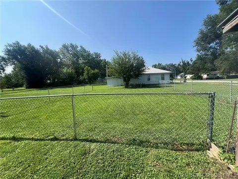 Exterior - 424 W Washington, Versailles, MO 65084 photo 26 of 27