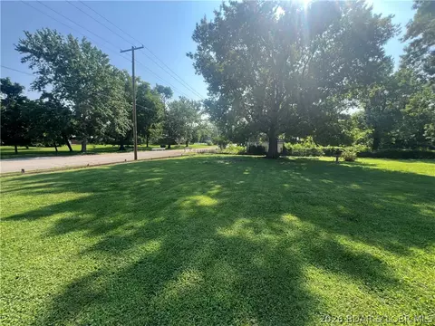 Exterior - 424 W Washington, Versailles, MO 65084 photo 25 of 27