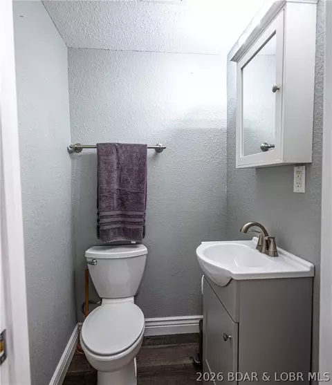 Bath - 1522 Duncan Dr, Edwards, MO 65326 photo 2 of 2