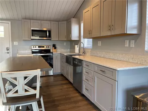 Kitchen - 1522 Duncan Dr, Edwards, MO 65326 photo 1 of 4