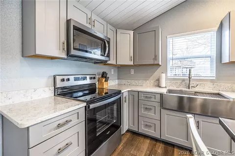 Kitchen - 1522 Duncan Dr, Edwards, MO 65326 photo 2 of 4
