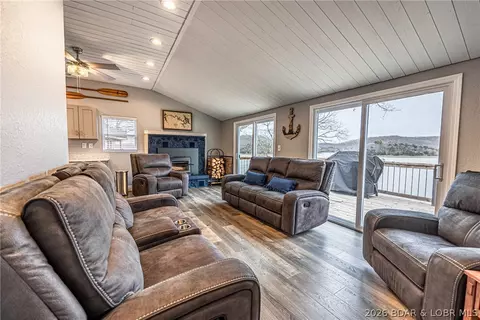 Living - 1522 Duncan Dr, Edwards, MO 65326 photo 2 of 4