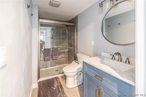 Bath - 1522 Duncan Dr, Edwards, MO 65326 photo 1 of 2