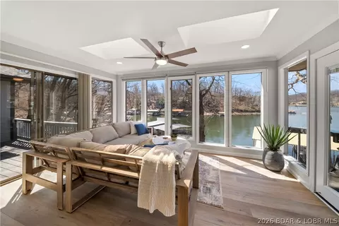 498 Wilmore Rd, Lake Ozark, MO 65049