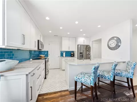 210 Bluff Blvd #2B, Camdenton, MO 65020