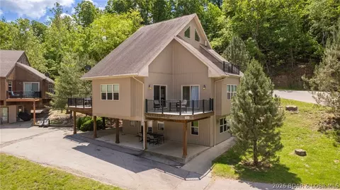 202 Yacht Club Landing Dr, Lake Ozark, MO 65049