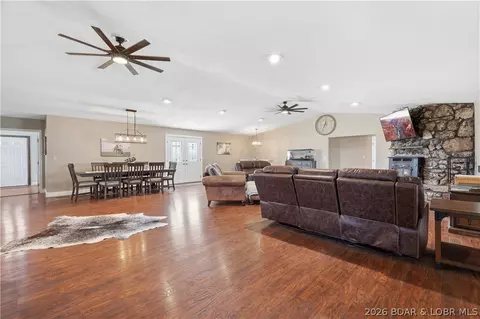 282 Reeds Rd, Lebanon, MO 65536