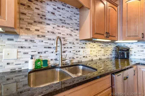 Kitchen - 472 Jupiter Rd, Camdenton, MO 65020 photo 3 of 4
