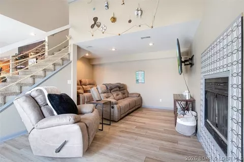 Living - 472 Jupiter Rd, Camdenton, MO 65020 photo 1 of 1