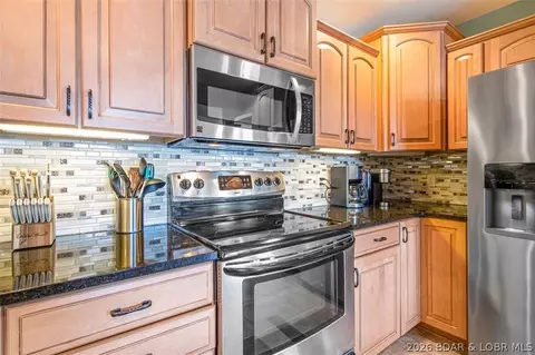 Kitchen - 472 Jupiter Rd, Camdenton, MO 65020 photo 4 of 4
