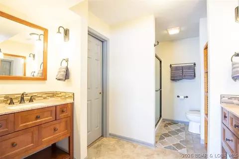 Bath - 472 Jupiter Rd, Camdenton, MO 65020 photo 7 of 9