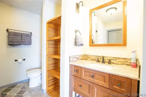 Bath - 472 Jupiter Rd, Camdenton, MO 65020 photo 5 of 9