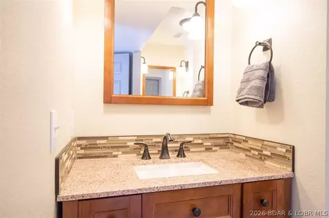 Bath - 472 Jupiter Rd, Camdenton, MO 65020 photo 4 of 9
