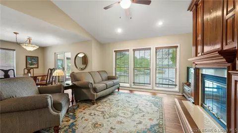 126 Isle Pt, Camdenton, MO 65020