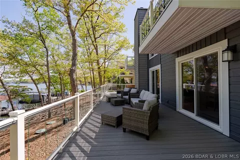 290 Woodhaven Cir, Lake Ozark, MO 65049