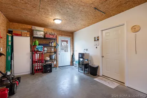 Entry Way - 208 E Jemphrey St, Eldon, MO 65026 photo 6 of 7