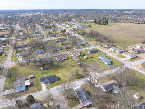 View/Area - 208 E Jemphrey St, Eldon, MO 65026 photo 4 of 10