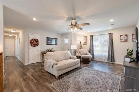 Entry Way - 208 E Jemphrey St, Eldon, MO 65026 photo 2 of 7