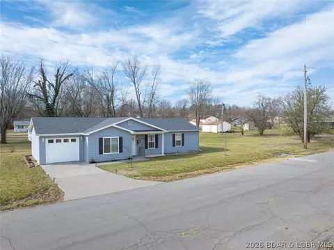 208 E Jemphrey St, Eldon, MO 65026