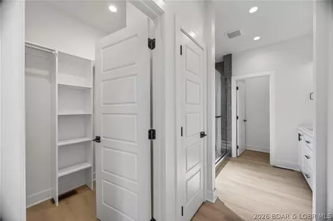 Entry Way - 573 Arrowridge Ln, Roach, MO 65787 photo 7 of 10
