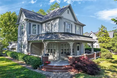 601 E Newton St, Eldon, MO 65026