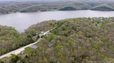 1318 Sagrada Rd, Edwards, MO 65326