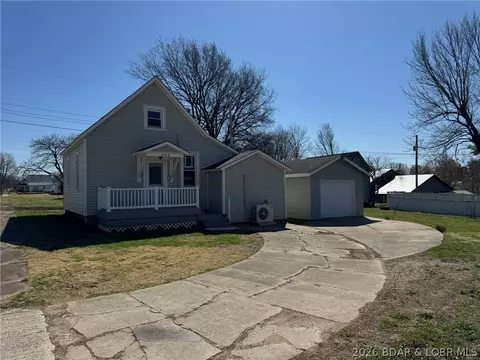 402 Eickhoff St, Cole Camp, MO 65325