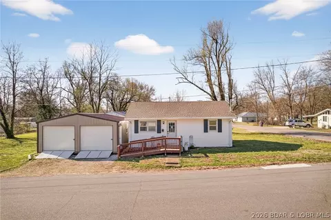 424 W 7th St, Eldon, MO 65026