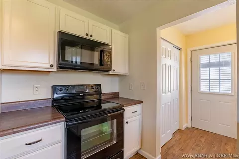 Entry Way - 4 Kiefer Rd, Lake Ozark, MO 65049 photo 3 of 3